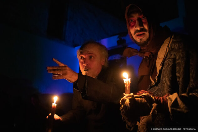 Fantasmas-con-velas-Noche-MuseosFolklorico (Foto-Gus-Molina)ECT