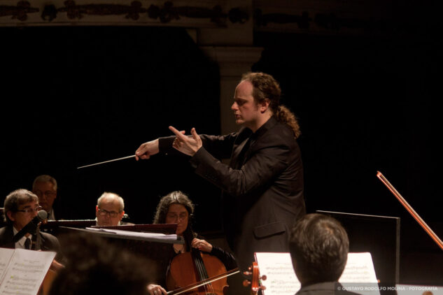 Maestro-Jassan-Orquesta-Estable-(Foto-Gus-Molina)