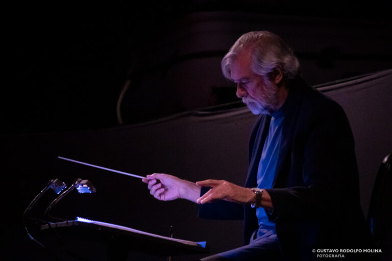 Sbrocco-director-Opera-Pagliacci-(Foto-Gus-Molina)